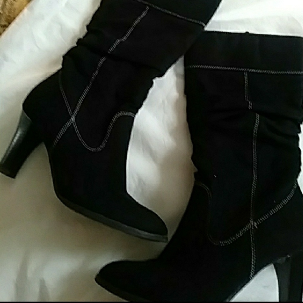 Beautiful black faux suede mid-calf boot